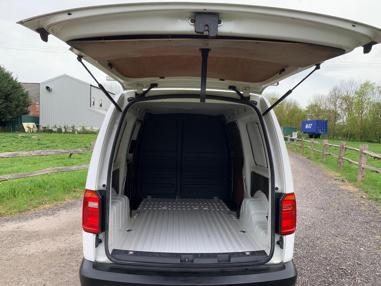 Used Volkswagen Caddy Maxi 2017 for sale - 78182993: Photo 78