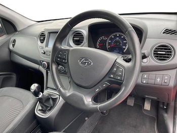 Used Hyundai i10 2018 for sale - 78685573: Photo
