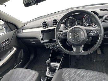 Used Suzuki Swift 2023 for sale - 78048963: Photo