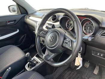 Used Suzuki Swift 2023 for sale - 77819770: Photo