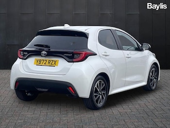 Used Toyota Yaris 2023 for sale - 77770632: Photo