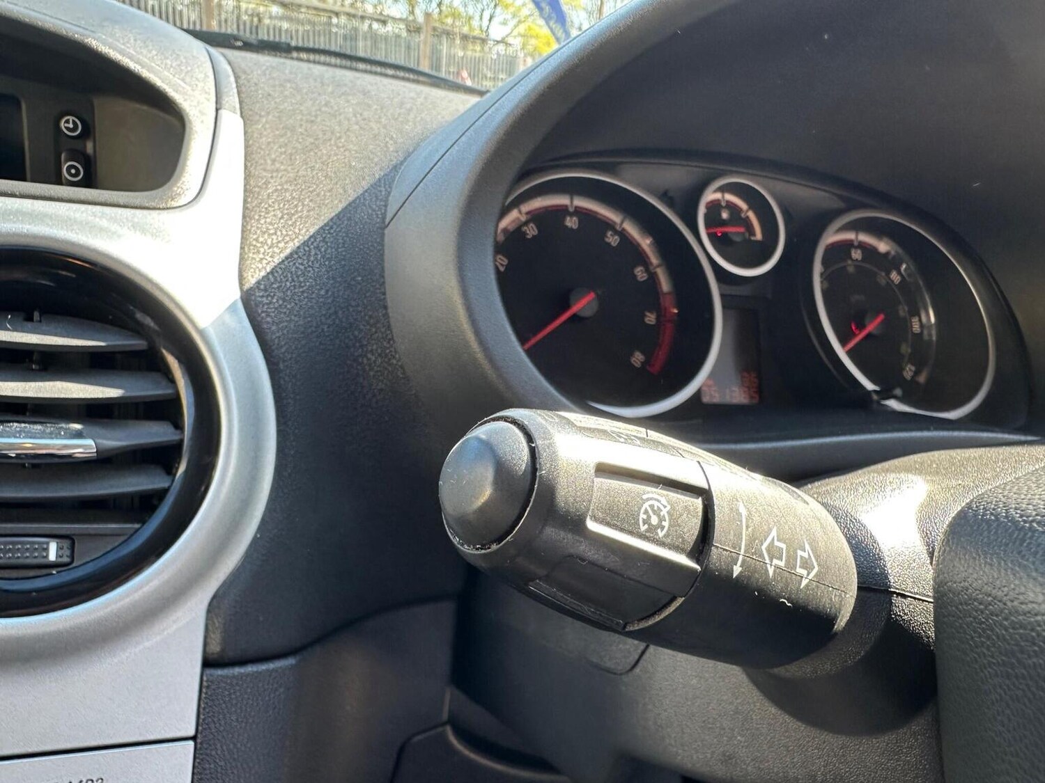 Used Vauxhall Corsa 2011 for sale - 78112039: Photo 11