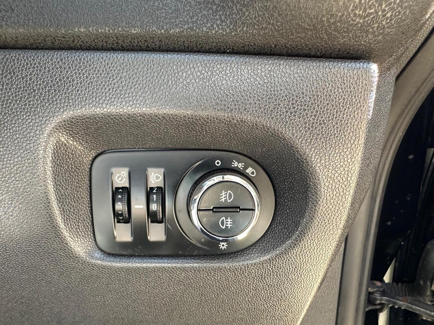 Used Vauxhall Corsa 2011 for sale - 78112039: Photo 12