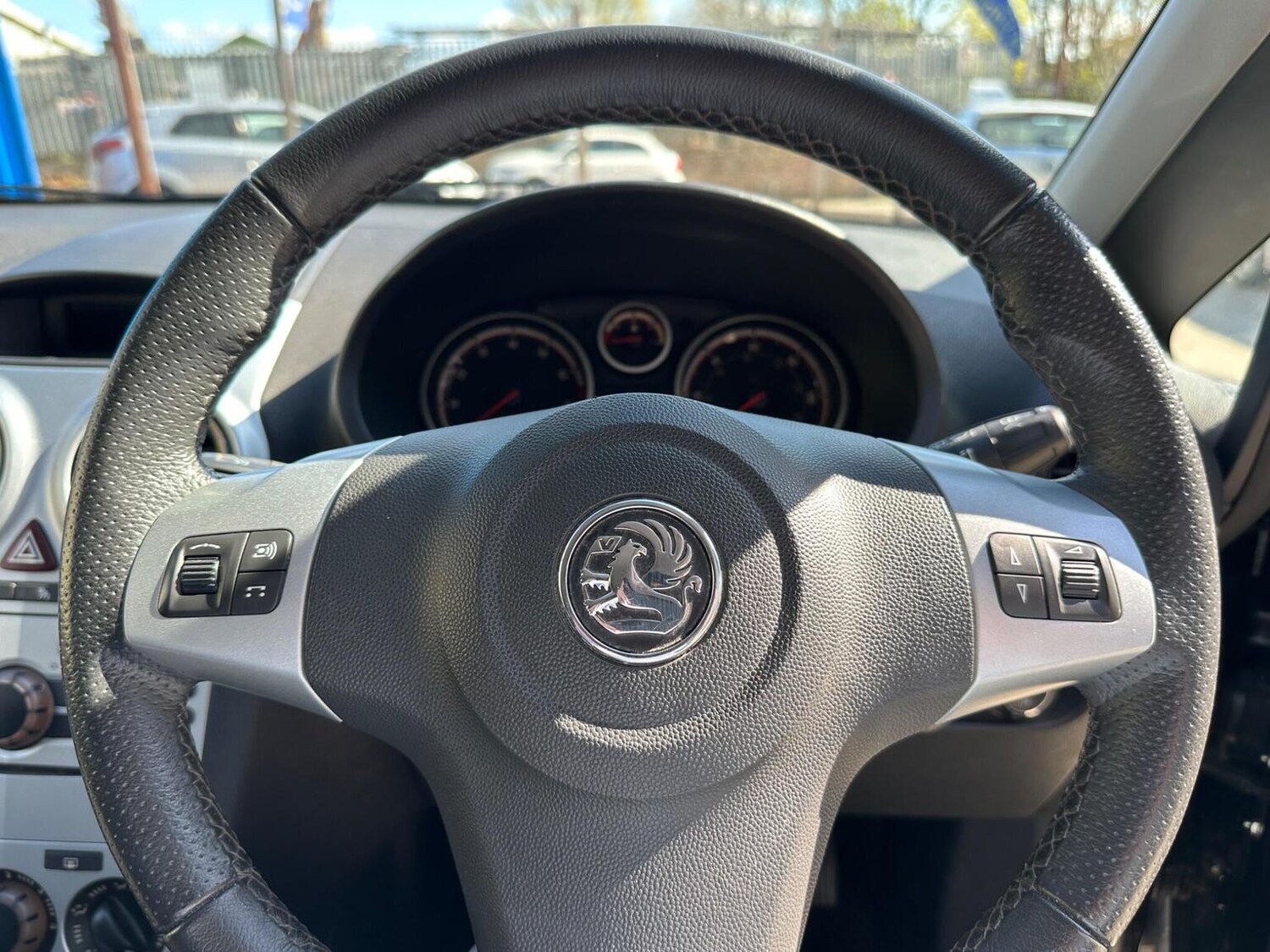 Used Vauxhall Corsa 2011 for sale - 78112039: Photo 25