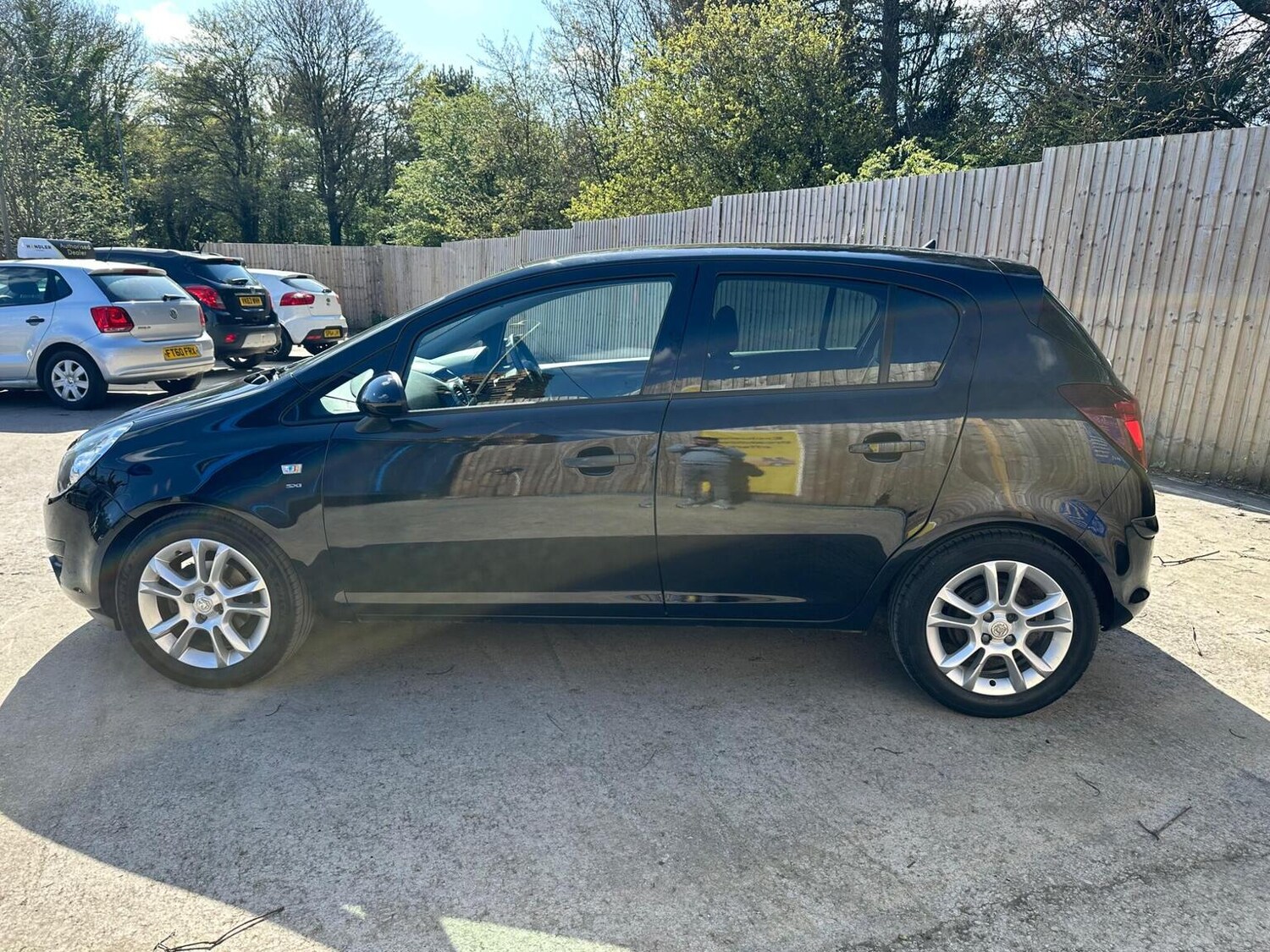Used Vauxhall Corsa 2011 for sale - 78112039: Photo 3