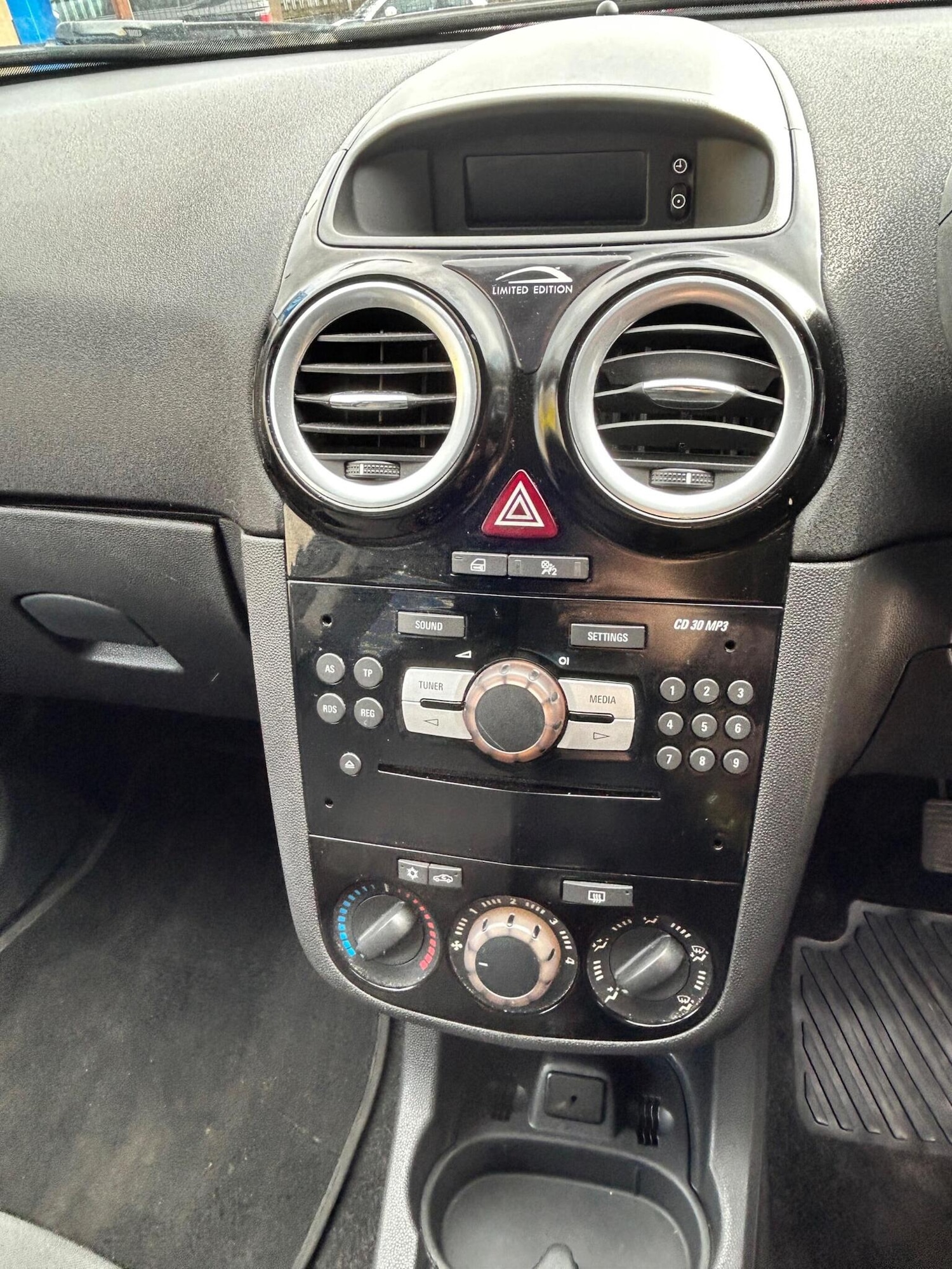 Used Vauxhall Corsa 2013 for sale - 78004461: Photo 12