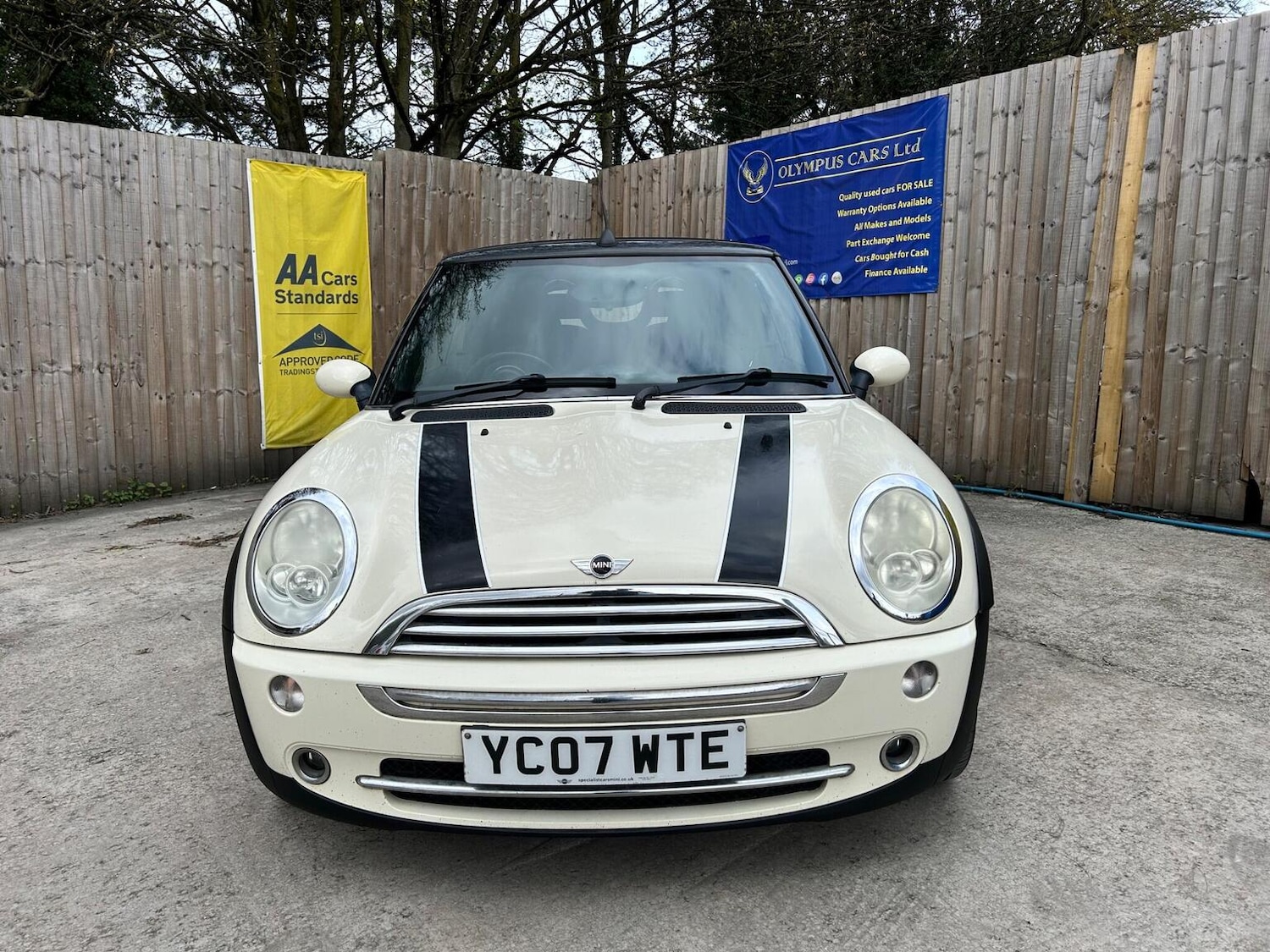 Used MINI Convertible 2007 for sale - 78139409: Photo 2