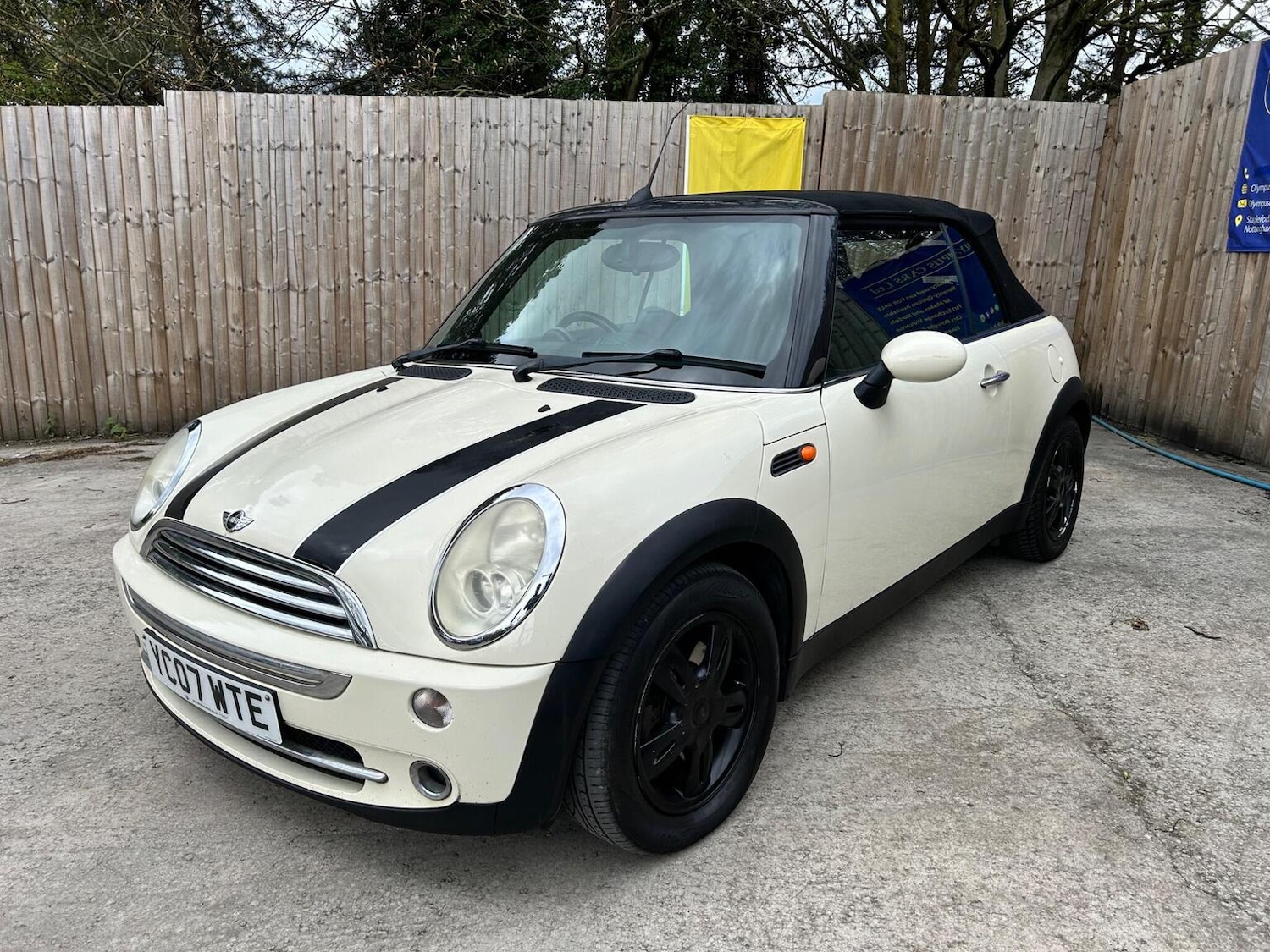 Used MINI Convertible 2007 for sale - 78139409: Photo 3