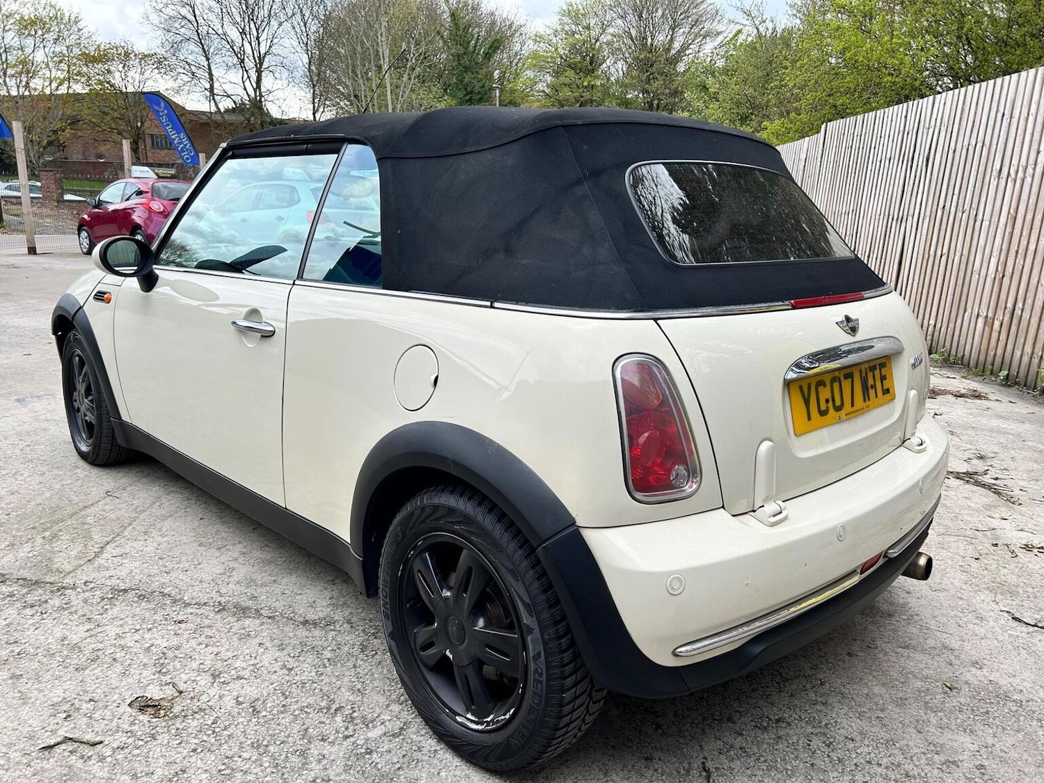 Used MINI Convertible 2007 for sale - 78139409: Photo 4