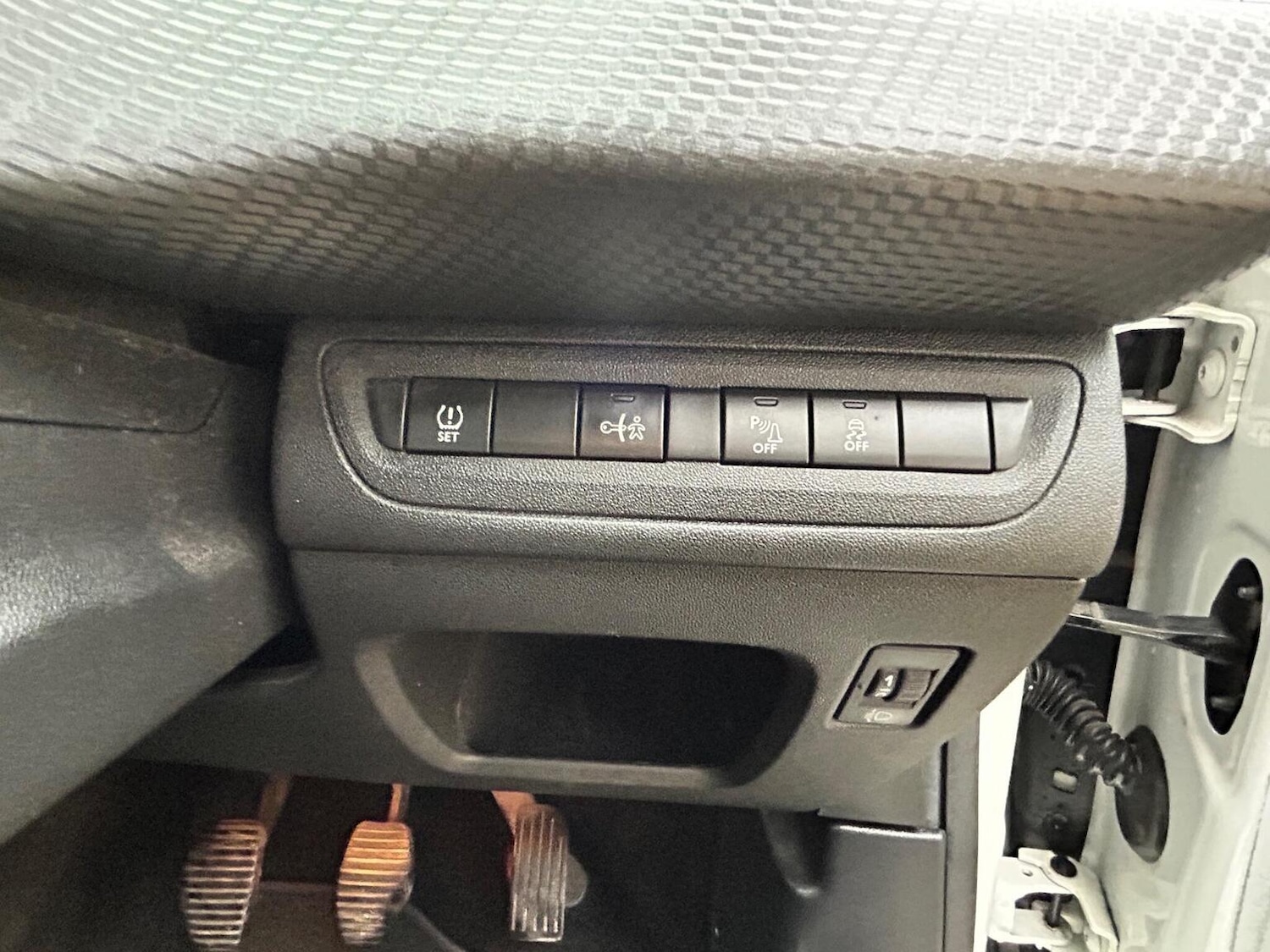 Used Peugeot 2008 2014 for sale - 77729991: Photo 17