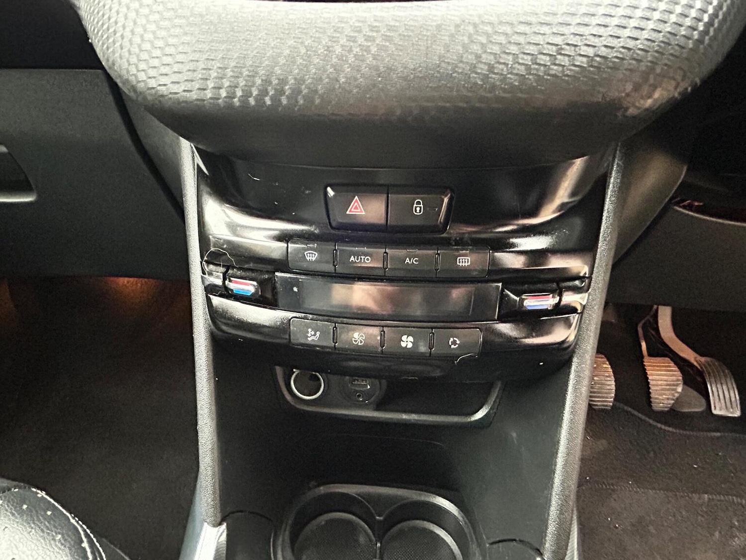 Used Peugeot 2008 2014 for sale - 77729991: Photo 20