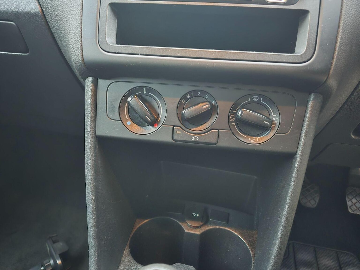 Used Volkswagen Polo 2011 for sale - 77937806: Photo 16