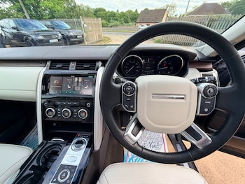 Used Land Rover Discovery 2017 for sale - 78478837: Photo