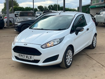 Used Ford Fiesta Van 2017 for sale - 75571880: Photo