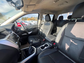 Used Nissan Navara 2020 for sale - 76265759: Photo