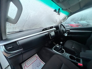 Used Toyota Hilux 2018 for sale - 77381299: Photo