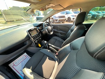 Used Renault Clio 2019 for sale - 79375972: Photo