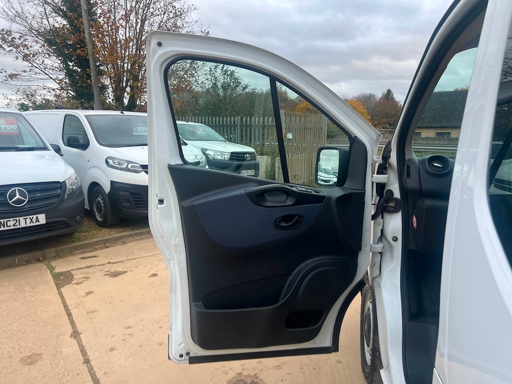 Used Vauxhall Vivaro 2015 for sale - 76322122: Photo 41