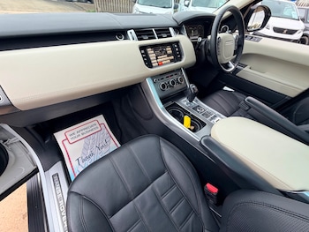 Used Land Rover Range Rover Sport 2015 for sale - 78159140: Photo