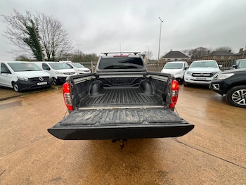 Used Nissan Navara 2019 for sale - 77036475: Photo