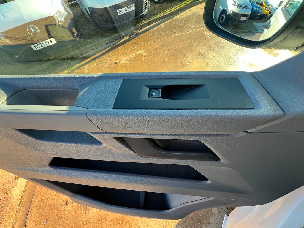 Used Volkswagen Transporter 2021 for sale - 76384702: Photo 40