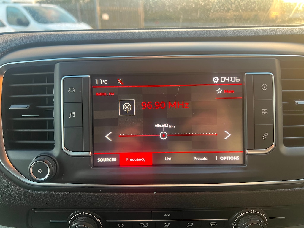 Used Citroen Dispatch 2018 for sale - 76738534: Photo 69