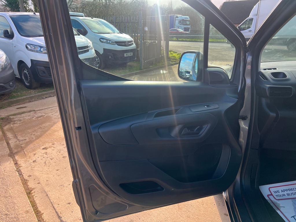 Used Peugeot Partner 2023 for sale - 77106206: Photo 37