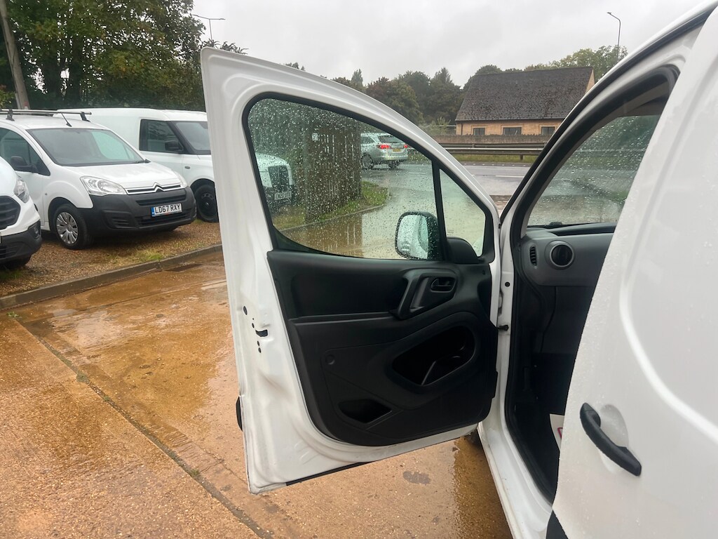 Used Peugeot Partner 2017 for sale - 75745746: Photo 41