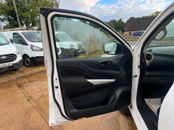 Used Nissan Navara 2016 for sale - 75629855: Photo 32