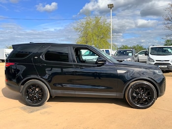 Used Land Rover Discovery 2017 for sale - 77665327: Photo