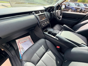 Used Land Rover Discovery 2017 for sale - 77665327: Photo