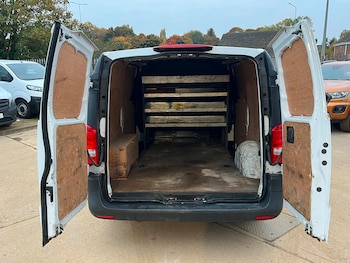 Used Mercedes-Benz Vito 2021 for sale - 76104529: Photo