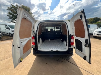 Used Peugeot Partner 2016 for sale - 76847320: Photo