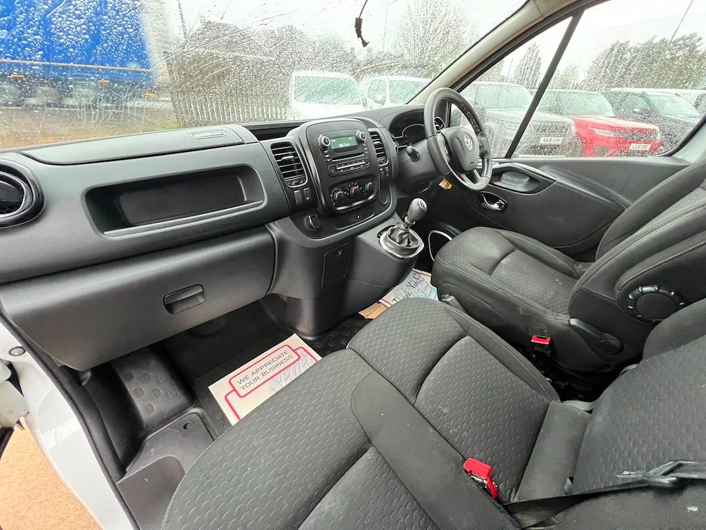 Used Vauxhall Vivaro 2018 for sale - 77640997: Photo 4