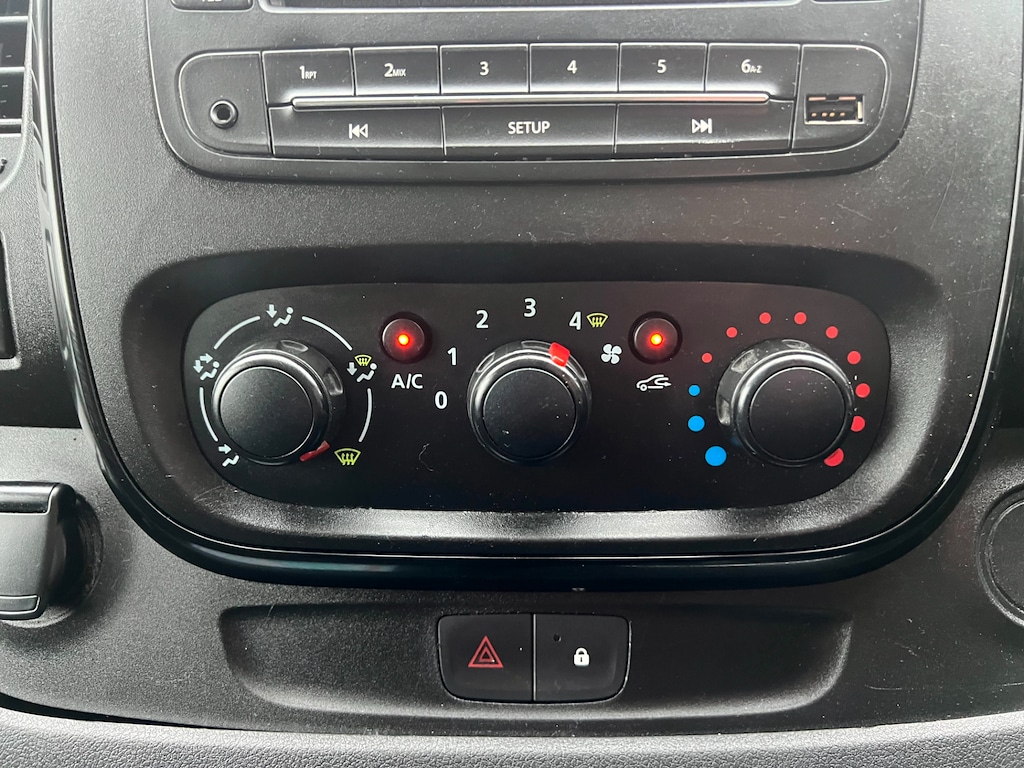 Used Vauxhall Vivaro 2018 for sale - 77640997: Photo 73