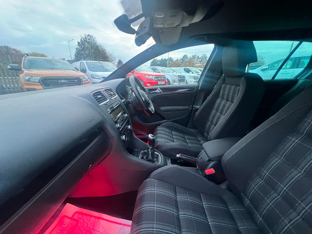 Used Volkswagen Golf 2010 for sale - 76452450: Photo 10