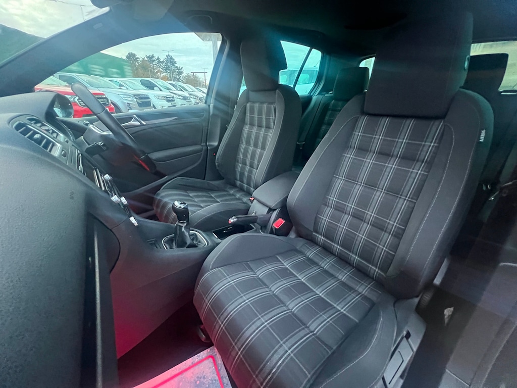 Used Volkswagen Golf 2010 for sale - 76452450: Photo 34