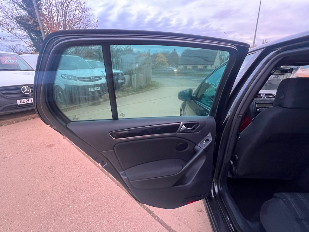 Used Volkswagen Golf 2010 for sale - 76452450: Photo 35