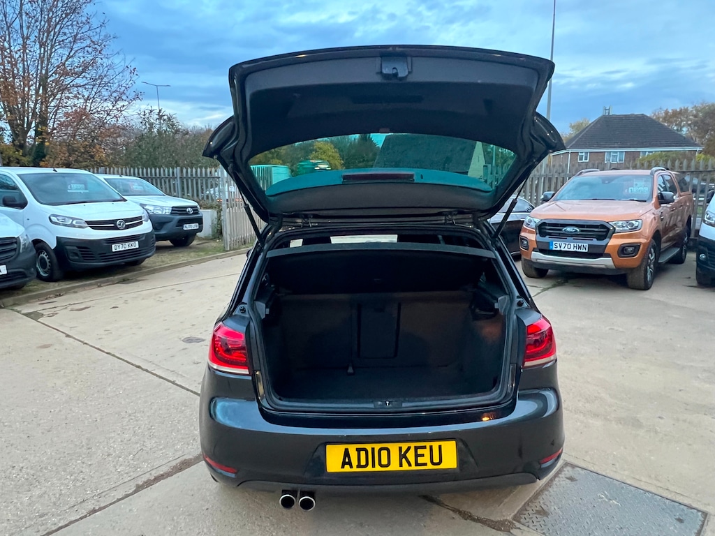 Used Volkswagen Golf 2010 for sale - 76452450: Photo 4