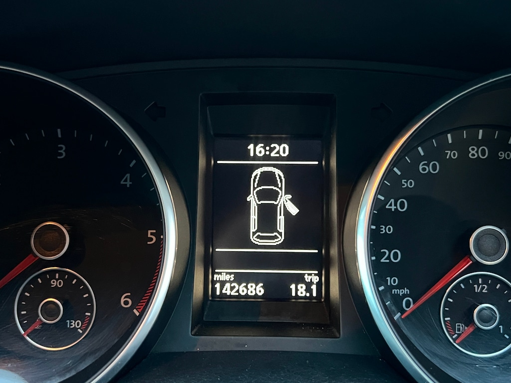 Used Volkswagen Golf 2010 for sale - 76452450: Photo 50