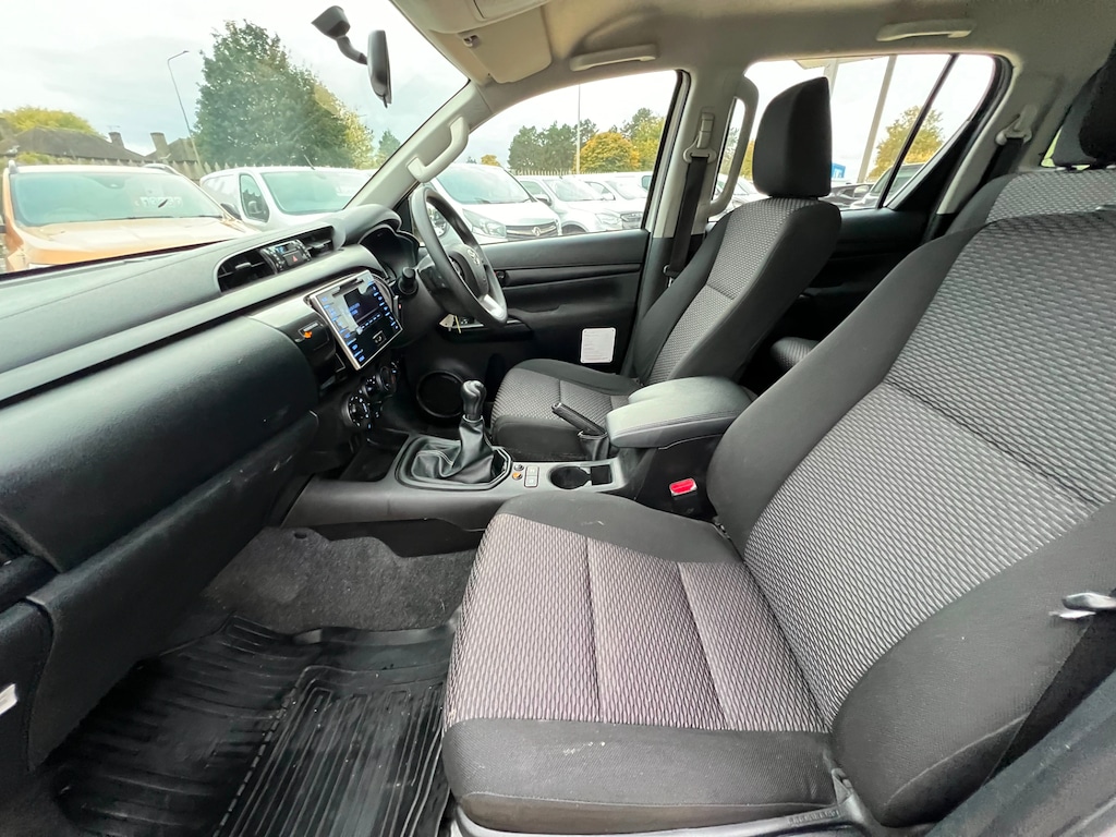 Used Toyota Hilux 2020 for sale - 76117172: Photo 44