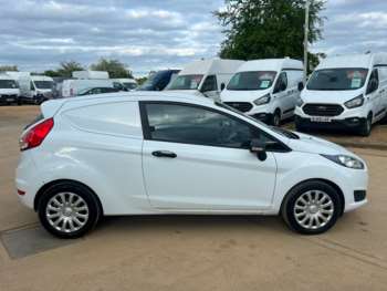 Used Ford Fiesta Van 2017 for sale - 74565287: Photo