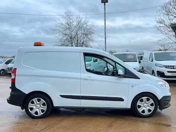 Used Ford Transit Courier 2017 for sale - 77312531: Photo
