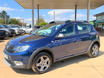 Used Dacia Sandero Stepway 2017 for sale - 78313905: Photo