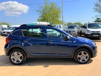 Used Dacia Sandero Stepway 2017 for sale - 78313905: Photo