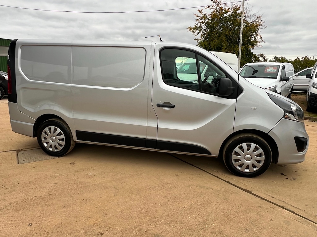 Used Vauxhall Vivaro 2018 for sale - 75745750: Photo 2