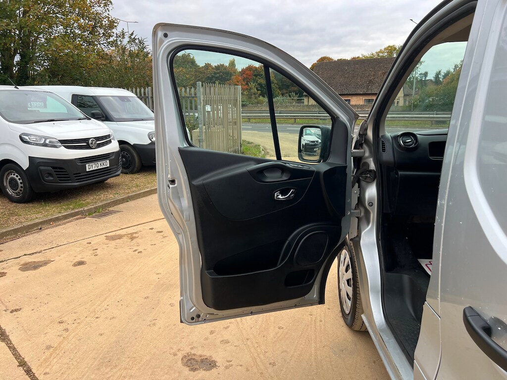 Used Vauxhall Vivaro 2018 for sale - 75745750: Photo 41