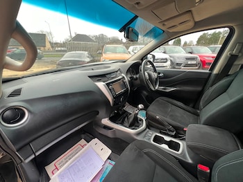 Used Nissan Navara 2017 for sale - 77036467: Photo