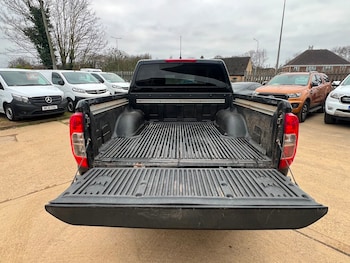 Used Nissan Navara 2017 for sale - 77036467: Photo