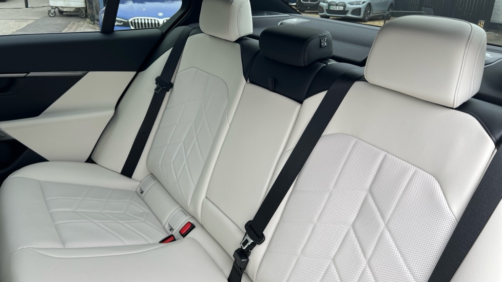 Used BMW i5 2025 for sale - 76635745: Photo 12